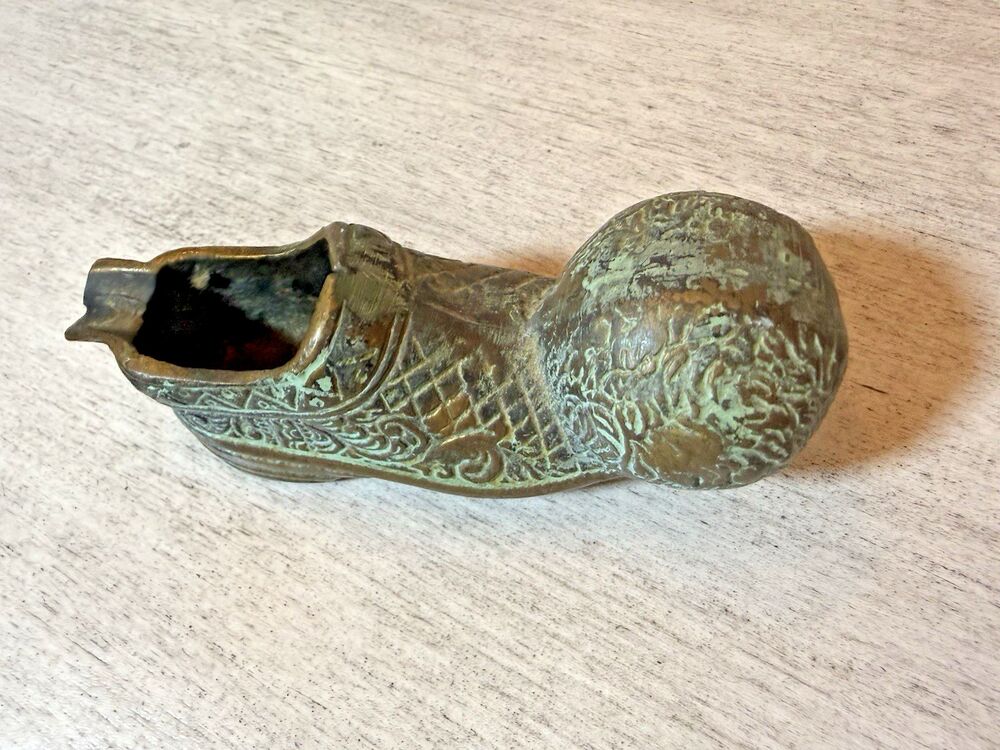 Brass Ashtray Shoe Cigarette Holder Metal Design Home Decor Vintage - Picture 4 of 14